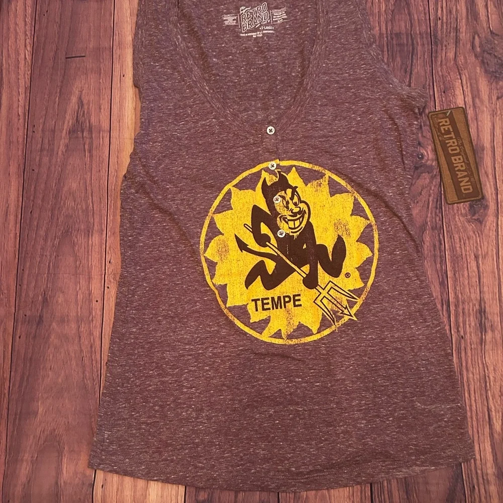 Retro Brand Tempe Tank - Picture 3 of 6